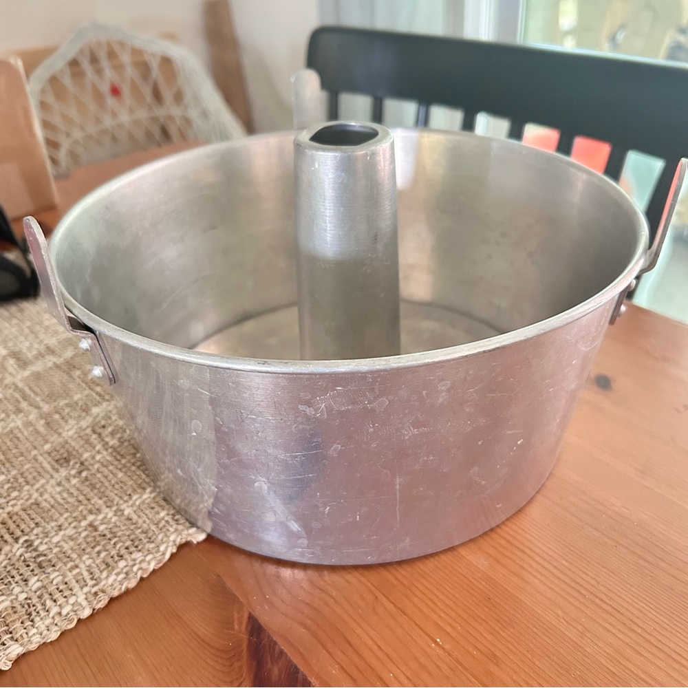 Vintage Comet Bundt Pan